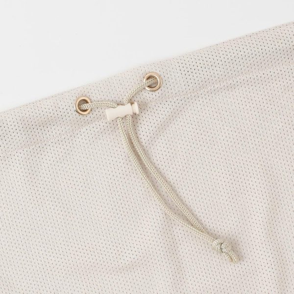 Pet carrier with mesh for breathability